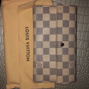 Louis Vuitton Damier wallet